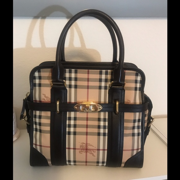Burberry Handbags - Burberry Purse